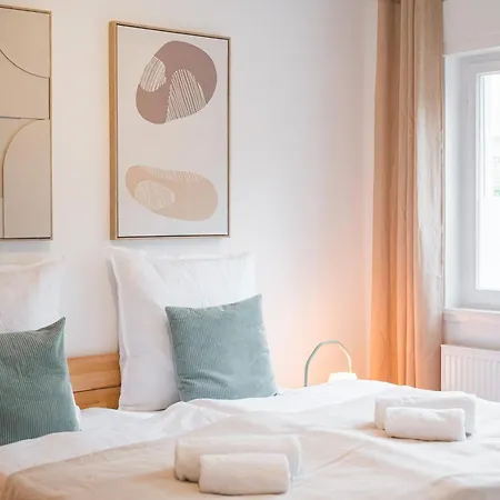 Zentrale Lage, Zwei Schlafzimmer, Waschmaschine Appartamento *