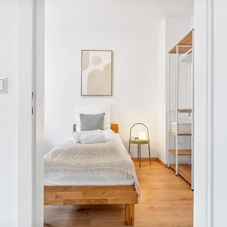 Zentrale Lage, Zwei Schlafzimmer, Waschmaschine