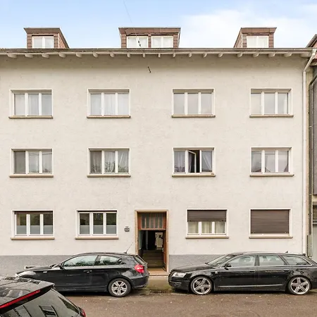 Zentrale Lage, Zwei Schlafzimmer, Waschmaschine Appartamento